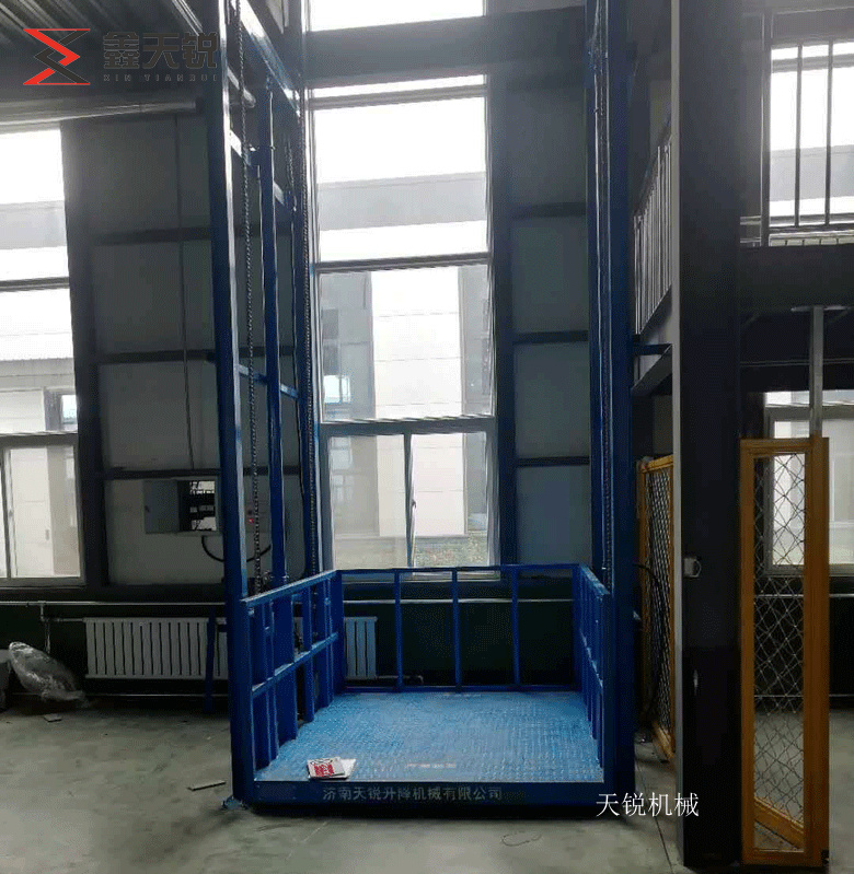 东方导轨式升降机验收合格