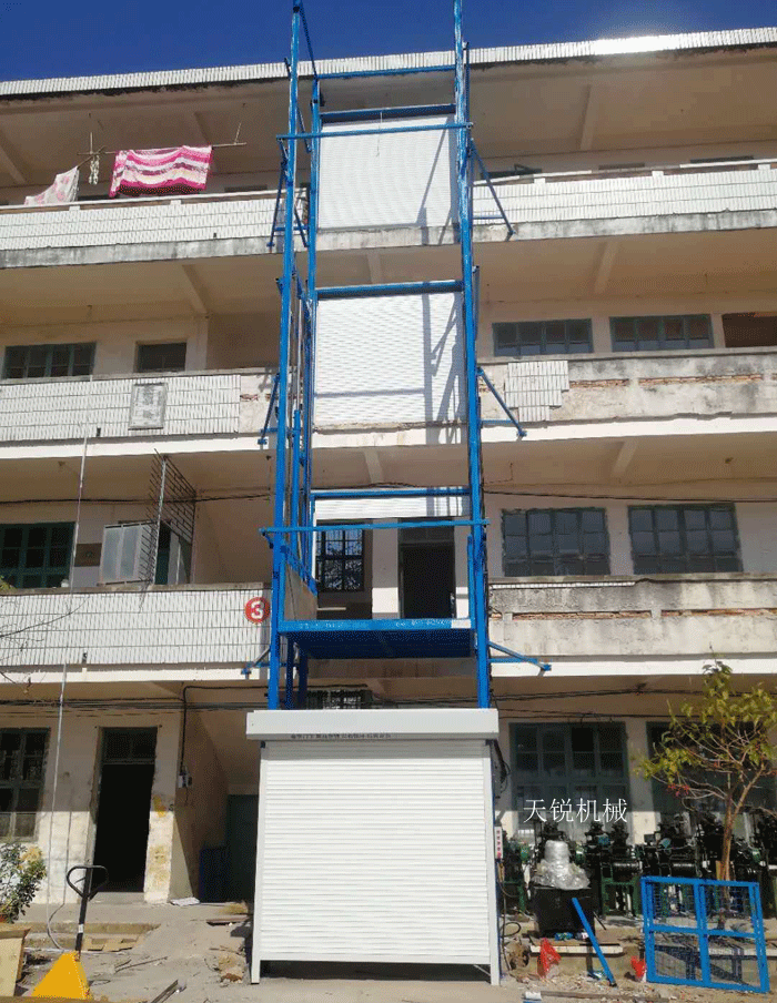 东方室外升降货梯