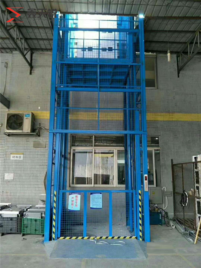 东方工业升降货梯