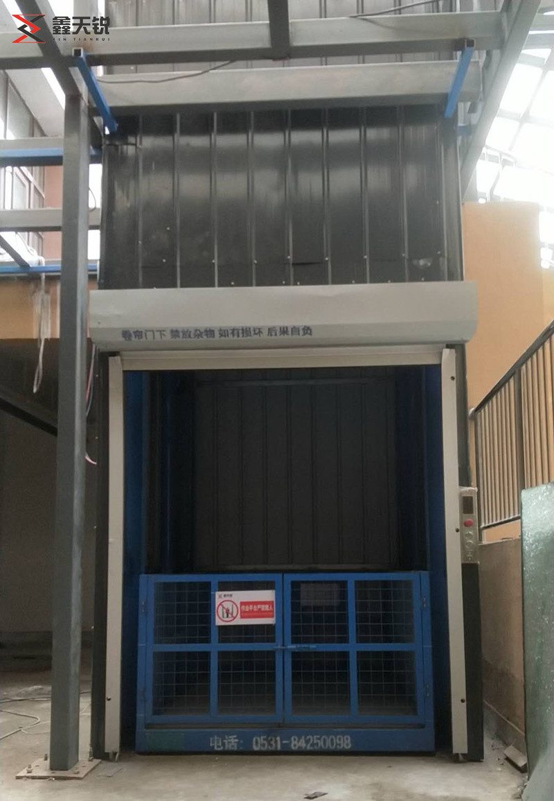 东方双轨双缸液压货梯